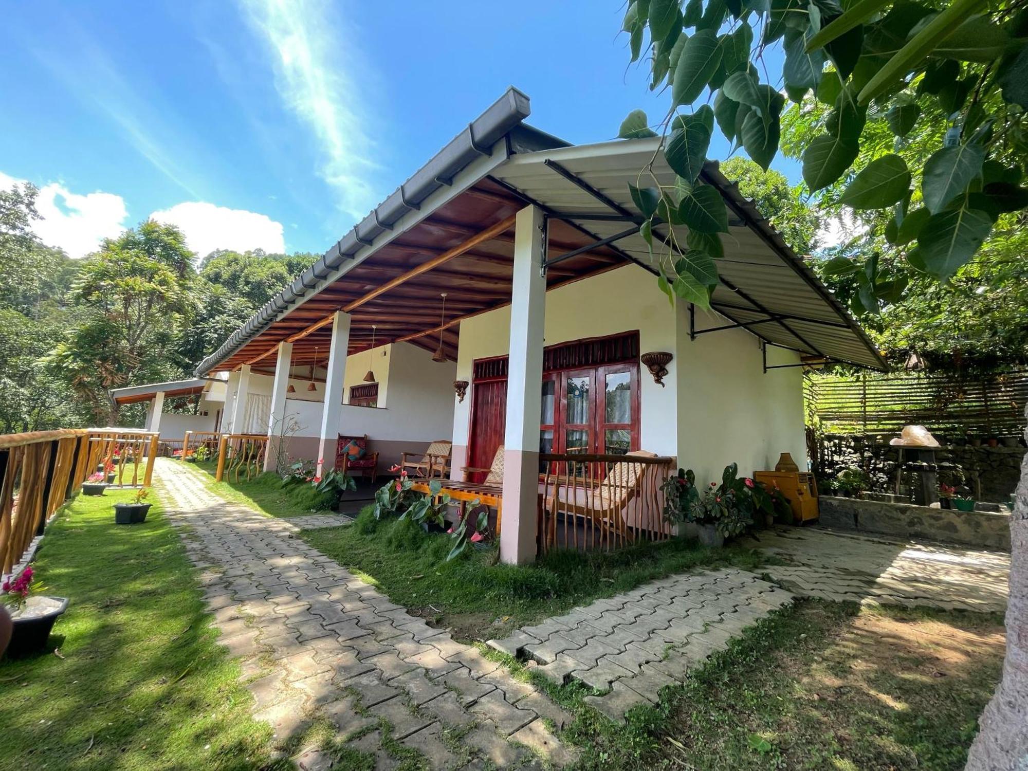 Rainbow Sky Cottage Ella Rum bild